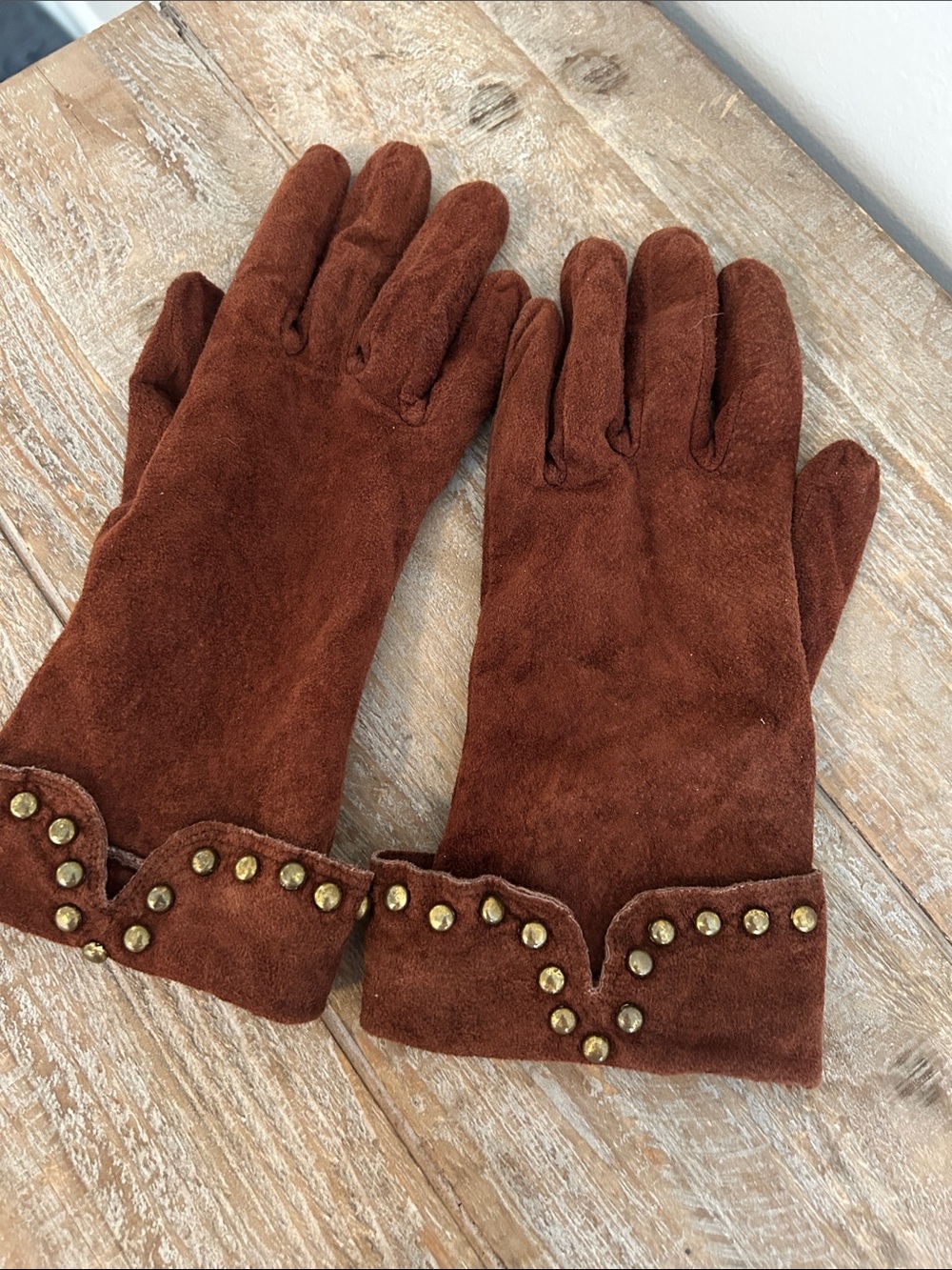 Suede rich brown gloves women size small to medium